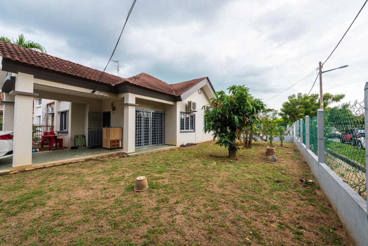 3Br Retreat Homestay Near To Goldcoast, Sepang By Verano Sungai Pelek Екстериор снимка